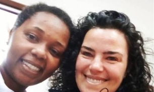 Ana Paula Arósio faz rara aparição e posa com fã no dia de eleição