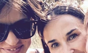 Após três casamentos, Demi Moore está namorando uma mulher