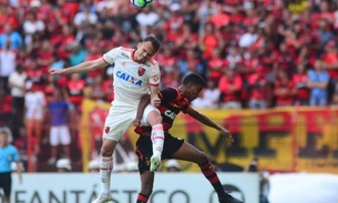 Mesmo com Paquetá expulso, Flamengo vence o Sport e reduz diferença para o Palmeiras