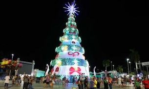 Ponta Negra recebe árvore de 30 metros e dá boas-vindas ao Natal em Manaus   