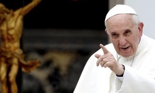 Papa diz que 'homosexualidade está na moda’ ao criticar prática no clero