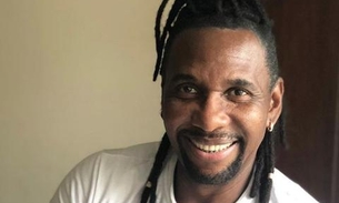 Fã tatua nome de Beto Jamaica e cantor se emociona