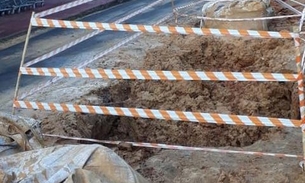 Tubulação estoura durante a madrugada e deixa trânsito caótico em avenida de Manaus