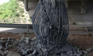 Criminosos detonam bomba debaixo de viaduto e incendeiam delegacias no Ceará