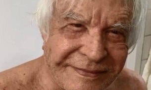 Aos 91 anos, Cid Moreira posta vídeo no banheiro sendo cuidado pela mulher