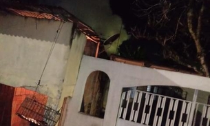 Em Manaus, fogo engole quitinete e deixa moradores em pânico