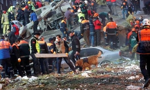 Queda de edifício deixa 1 morto e 4 pessoas soterradas em Istambul