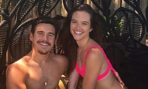 Juliana Paiva posta foto romântica com Nicolas Prattes e intriga seguidores: 'pediu em casamento?'