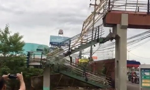 Vídeo flagra momento em que passarela desaba em Manaus