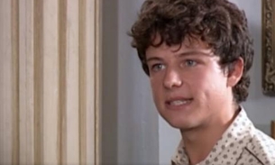 Ator de Belíssima revela por que se jogou do 5º andar de prédio