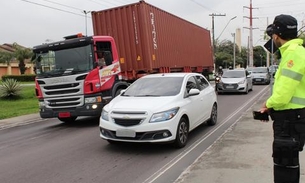 256 condutores de veículos pesados foram autuados na avenida Efigênio Sales 