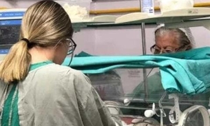 Recém-nascido é abandonado dentro de caixa de papelão em avenida