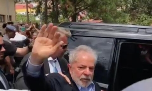 Lula volta a Curitiba após ir a velório de neto em São Paulo 