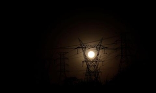 Venezuela fecha escolas em meio a blecaute em Caracas