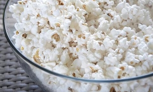 Bebê engasga com pipoca e mãe faz alerta chocante 