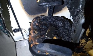 Celular esquecido conectado à tomada pega fogo e provoca incêndio 