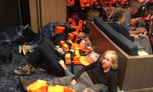 Cruzeiro sofre pane e deixa mais de 1.200 passageiros à deriva em alto mar 