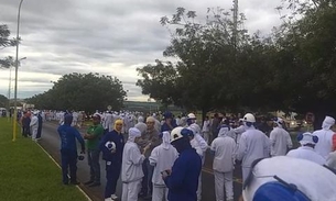 Funcionários são intoxicados durante vazamento de amônia em indústria de alimentos