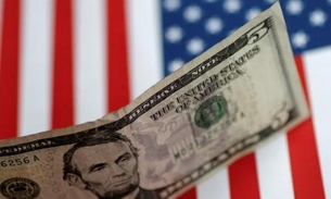 Dólar alcança R$ 4 e #ForaDilma vira assunto na web; entenda