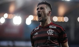 Após ficar na reserva na derrota para o Peñarol, Arrascaeta curte tweet com ‘Fora Abel’