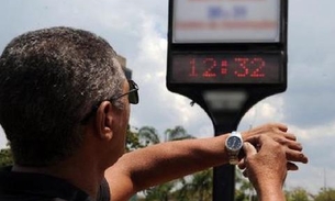 Bolsonaro decreta fim do horário de verão no Brasil