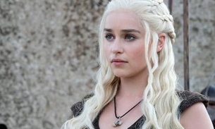 Emilia Clarke, de GOT, mostra fotos nunca antes vistas após quase morrer com 2 aneurismas cerebrais