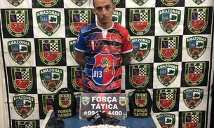 Com arma e 2 tornozeleiras, suposto pistoleiro de facção é preso em Manaus