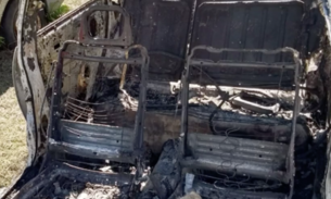 Homem coloca fogo em carro com ex-namorada grávida e criança após tentar reatar relacionamento 