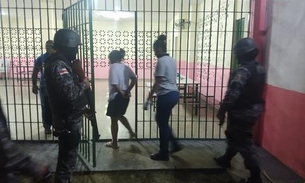 Em Manaus, detenta ameaça atacar colega de cela com escova de dente afiada em piso 