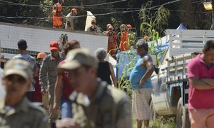 Número de mortos no desabamento de prédios no Rio chega a 15