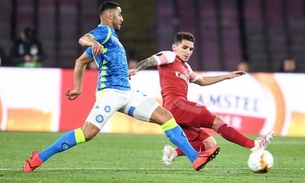 Arsenal bate o Napoli de novo e enfrentará o Valencia na semifinal da Liga Europa