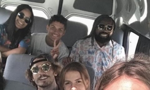 Ex-BBBs Hana, Alan, Danrley e Rodrigo e mais viajam juntos