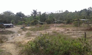 Ocupações irregulares são retiradas de área de preservação em Manaus 