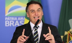 Bolsonaro diz que dinheiro cortado de universidade federais será investido na educação básica