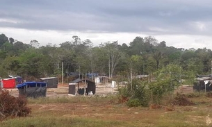 Populares invadem e ocupam terreno particular em área nobre de Manaus