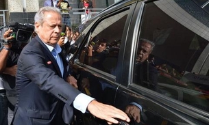 Dirceu deve se entregar à PF em Curitiba até amanhã às 16h