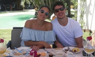 Foto de José Loreto e Débora Nascimento felizes em hotel é antiga  