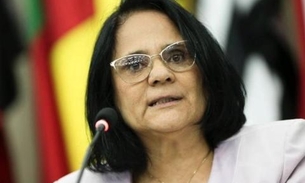 Em evento sobre adoção, Damares ironiza: 'Não sequestrei uma criança...ainda'