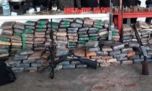 Dupla é presa com fuzis, barco e mais de 300 kg de drogas no Amazonas