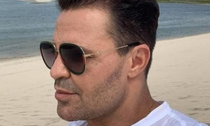 Vídeo mostra Eduardo Costa chutando celular de fã durante show 