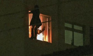 Mãe que atirou criança pela janela de apartamento pediu para vê-la em hospital