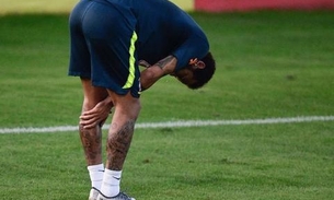 Neymar sente joelho e deixa treino da seleção brasileira antes do fim