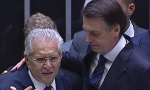 Bolsonaro se oferece para participar de 'A Praça É Nossa', do SBT