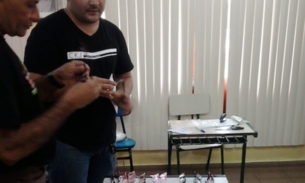 Sesc Amazonas faz entrega grátis de óculos para alunos da EJA