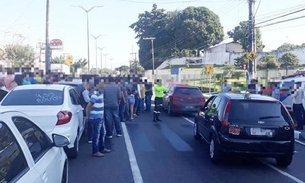 Motoristas de aplicativo interditam avenida durante protesto contra preço da gasolina em Manaus 