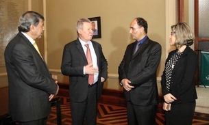 Prefeito recebe embaixador palestino em Manaus