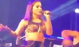 Anitta leva público ao delírio na Festa dos Visitantes em Parintins, veja vídeos