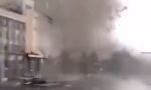 Vídeos: Tornado deixa mortos e mais de 100 feridos na China 