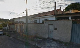 Mulher agride ex-namorado com tesoura e cabo de vassoura