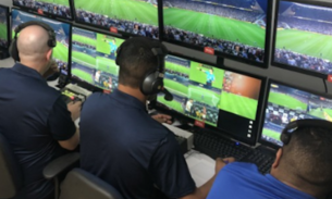 Vascaínos ironizam VAR após gol anulado: “Foi roubo sim”